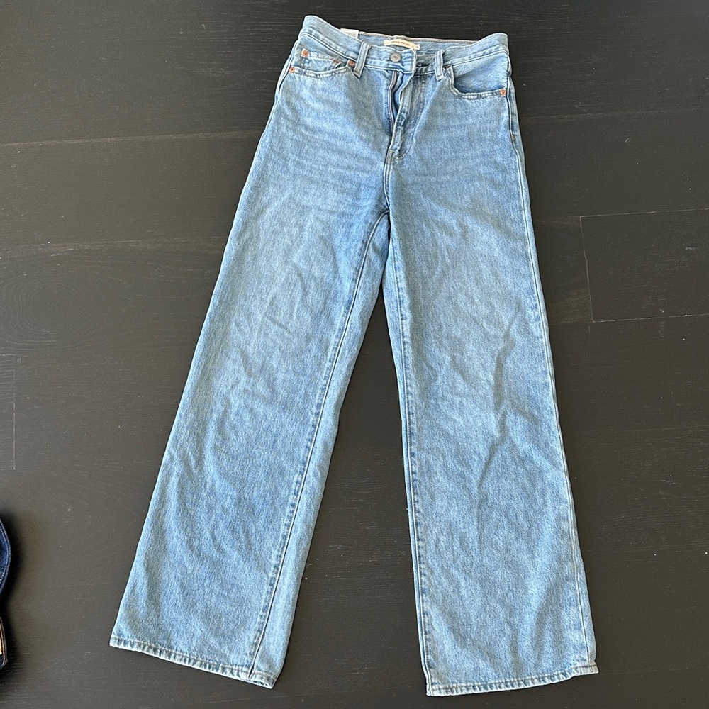 Levis Ribcage wide leg jeans in light wash